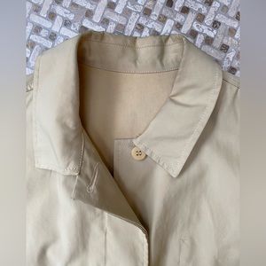 Beautiful quality European rain coat